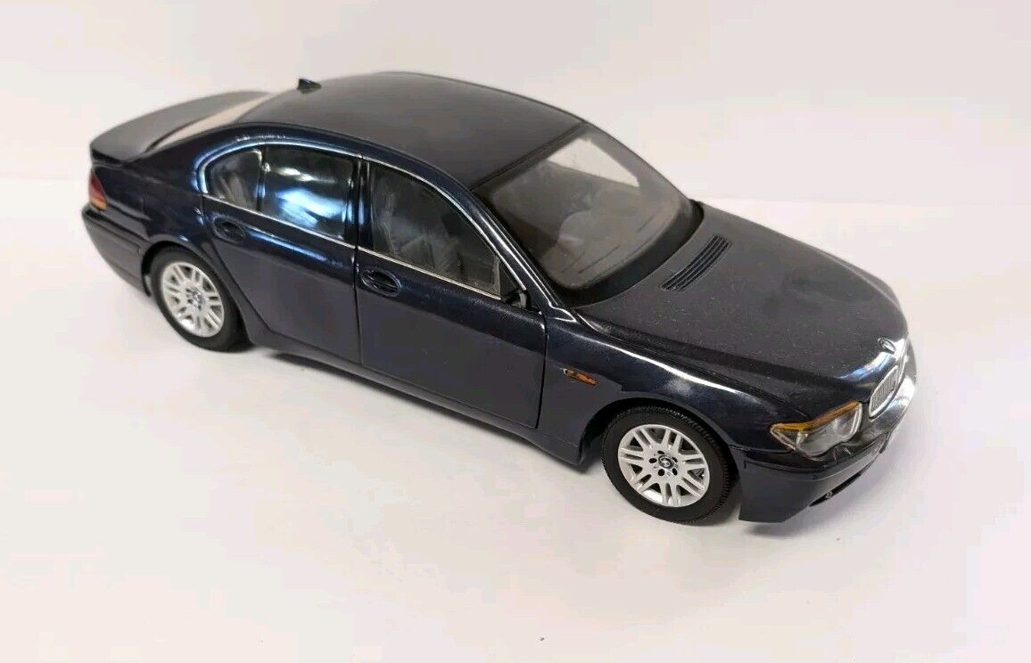 レビュー高評価の商品! KYOSHO 1/18 - SERIES 7 E65 745i BMW 2003 - DEALER BMW 乗用車