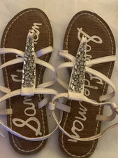 So Cute Beachy Sandals New Size 7
