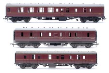 BACHMANN/HORNBY 'OO' GAUGE LOT OF 3 BR MAROON BRAKE/PARCELS/CORRIDOR COACHES