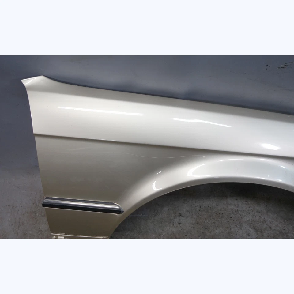 Guardabarros delantero derecho BMW E30 1987-1993 serie 3 convertible beige OEM dañado Foto 2 de 4