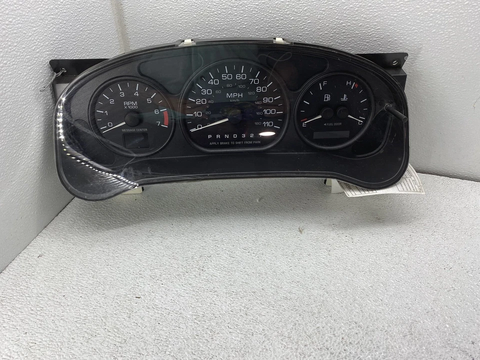 Oldsmobile Silhouette 2000 A/T racimo velocímetro tacómetro medidores panel de instrumentos Foto 2 de 4