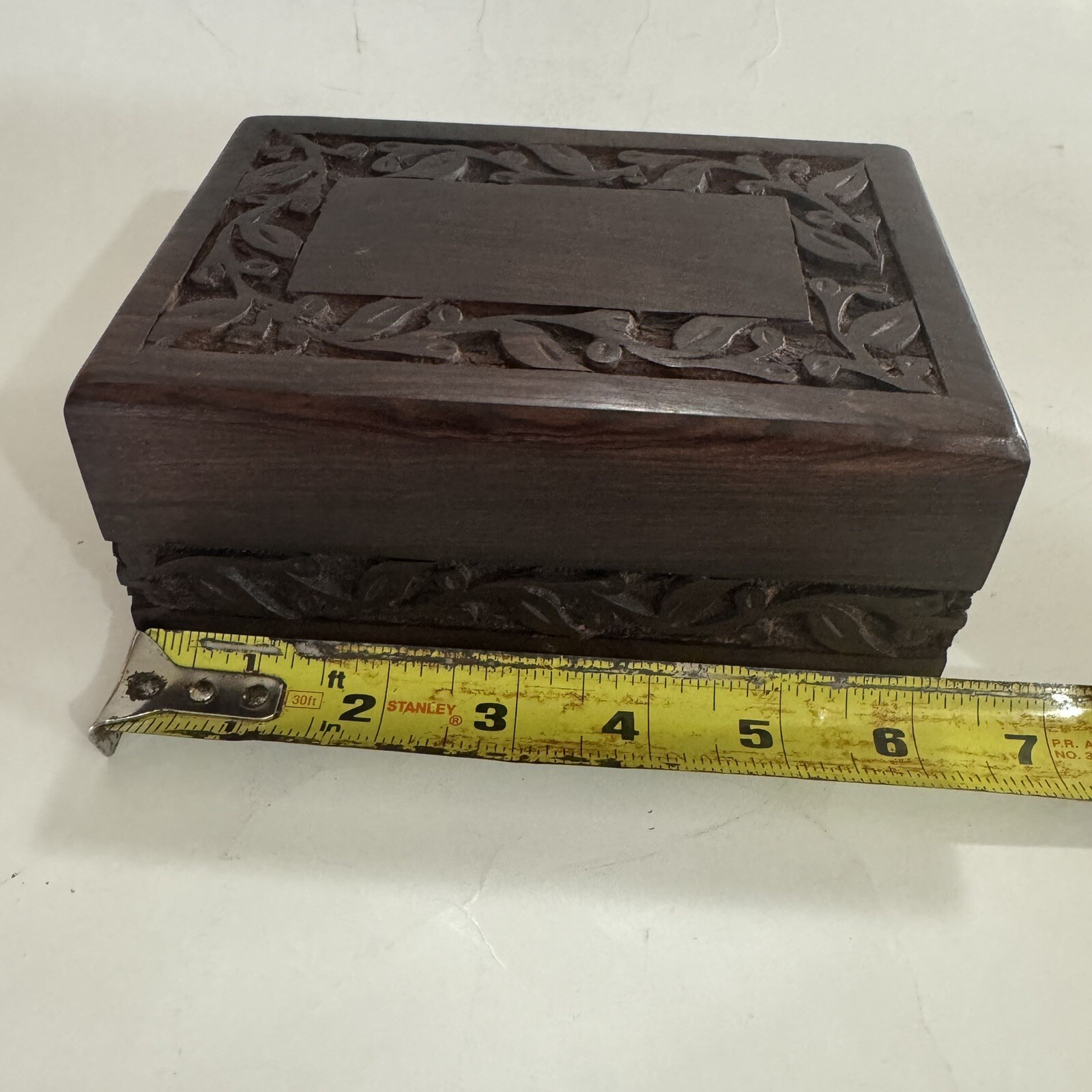 Wooden Carved Stash Box Trinket Box Vintage E27￼
