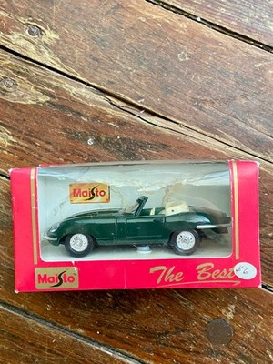 Maisto  The Best  Trophy Series Diecast Green Jaguar Convertible Car