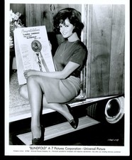 CLAUDIA CARDINALE in BLINDFOLD Original 1965 Candid Leggy 8 x 10 Unit Still vv