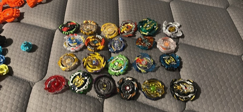 Takara Tomy Beyblade Burst Collection – 20+ Beys, Launchers & Parts