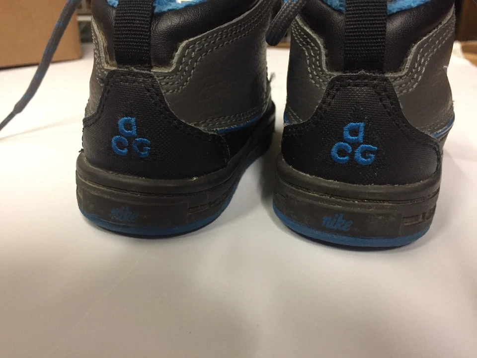 Nike Marca Auténticas Niños Pequeños Gris Y Azul Talla 4 Botas de Nieve!(S8) Foto 3 de 4