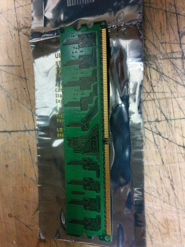 HYS64T256020EU-2-5-C2 2GB PC2-6400U Random Access Memory RAM - Image 3 of 4