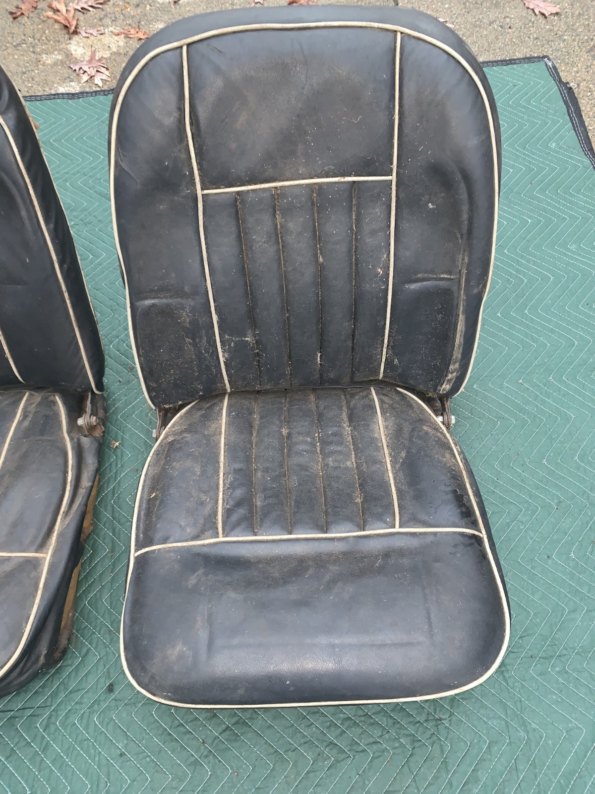 ORIG  MGB GT ROADSTER MGBGT  INTERIOR SEATS PAIR 1965 1966 1967 NOT MGA