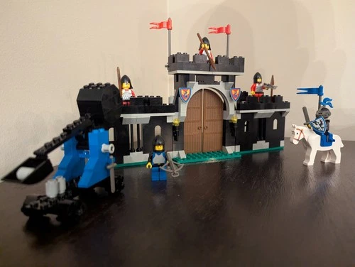 Vintage (1990) LEGO Castle Black Knights set 6059 Knight's Stronghold - RARE