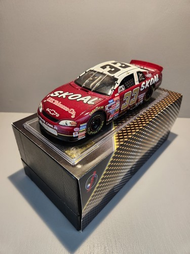 Ken Schrader Maroon Skoal 1999 1/24 Action Elite Diecast Car 1-1500 - Picture 5 of 15