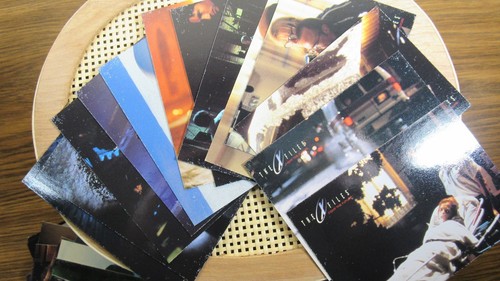 X-Files "Fight The Future" movie 1998 Topps base card set of 72 (cello wrapped) - Picture 9 of 11