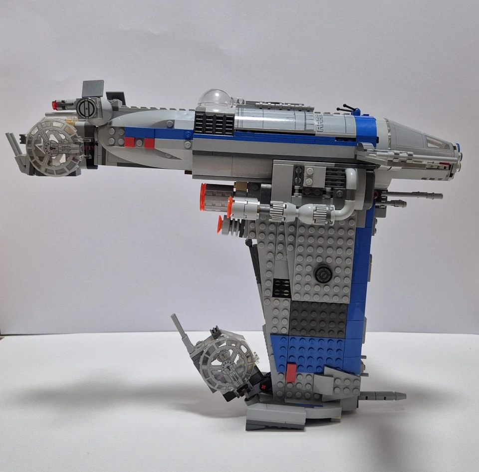 LEGO Star Wars 75188 Resistance Bomber, foto 2 de 5