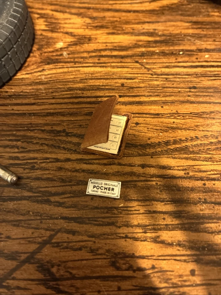 Modelo Pocher 1972 de un Alfa Romeo 8C 2300 Spider Touring 1932 modelo a escala 1:8 Foto 4 de 4