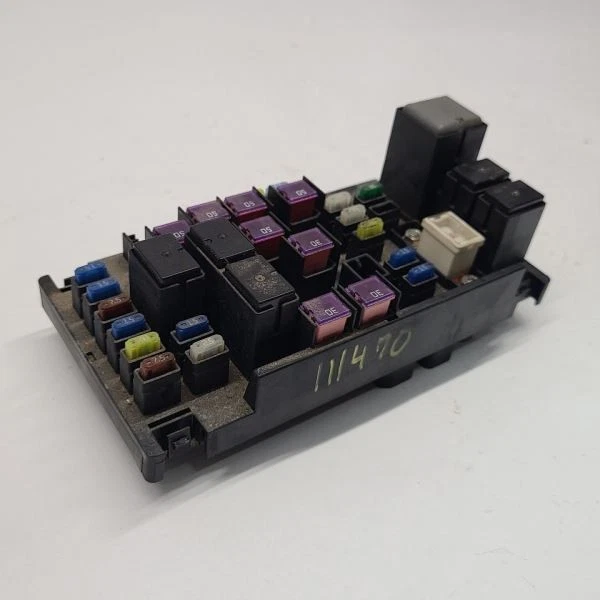 Subaru Legacy 2006-2009 caja de fusibles base compartimento motor Foto 2 de 4