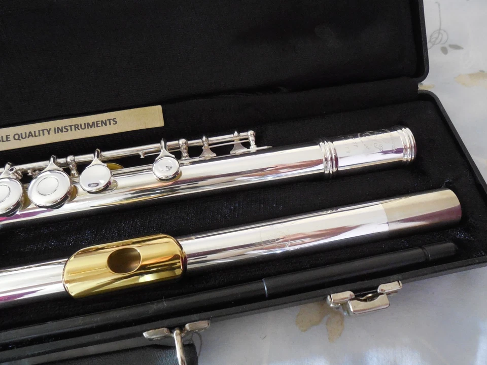 Gemeinhardt 22SP 2SP Top Flauta Estudantil Revisada Pronta para Brincar Ótimo - Imagem 3 de 4