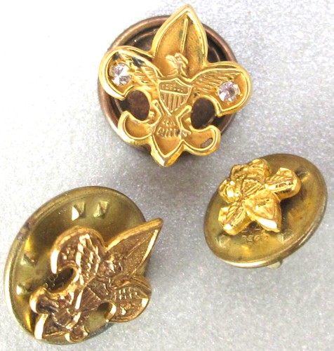 Three Vintage BOY SCOUT Fleur de Lys EAGLE PINS - BSA Lapel or Hat Pin Lot - Picture 1 of 8