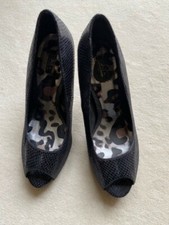 Ladies black court shoes with snake design by Star, size 5/38