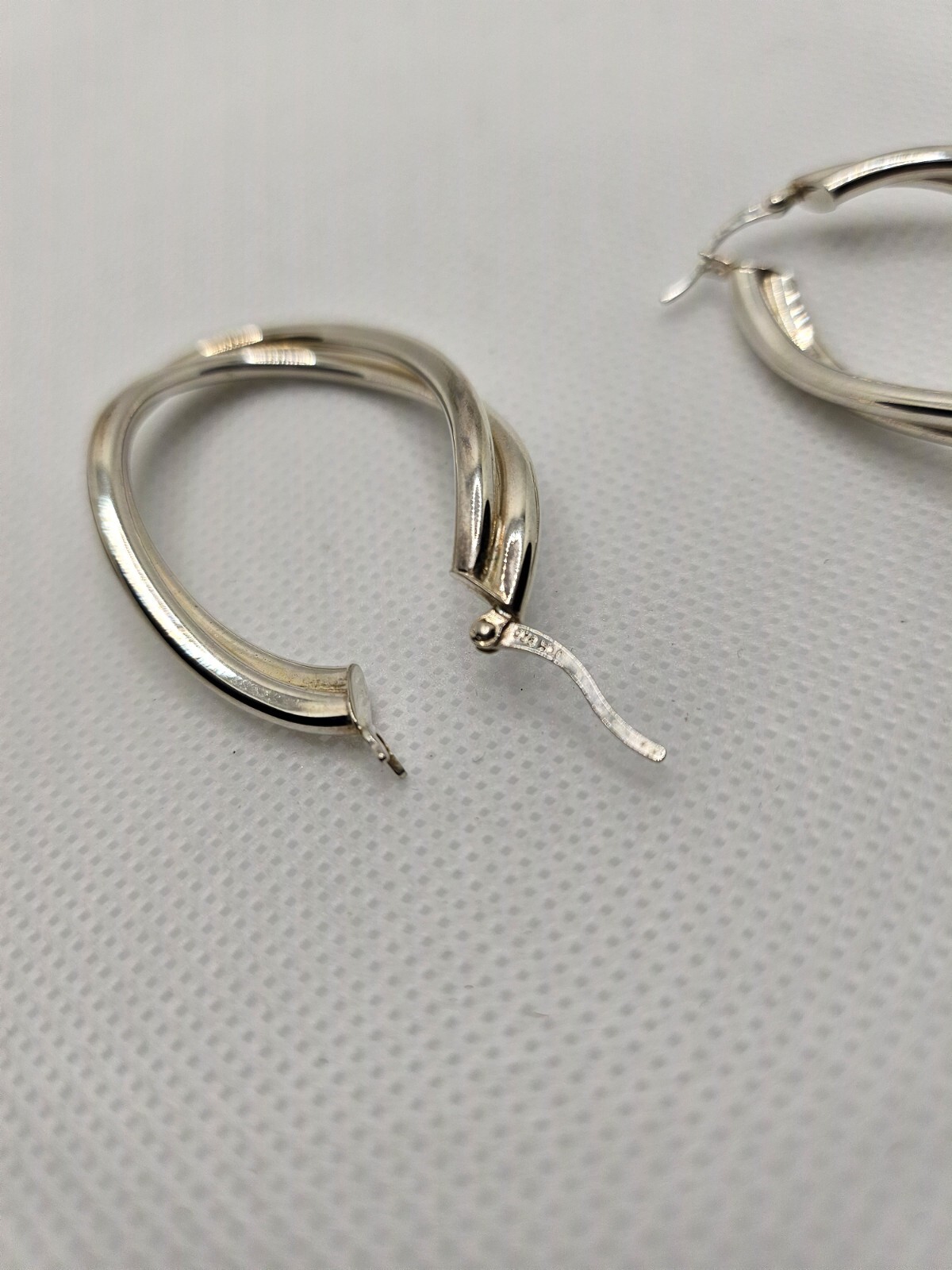 Sterling Silver Abstract Double Loop U Shape Pier… - image 4