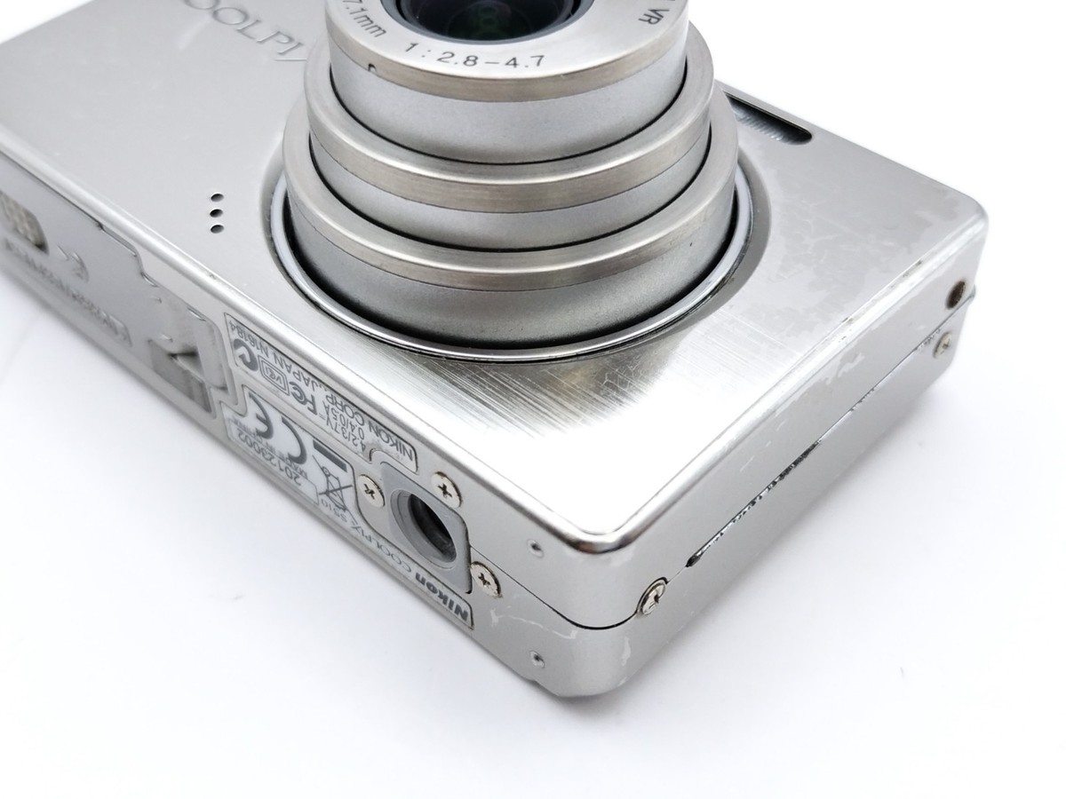 Nikon COOLPIX S510 Silver 8.1 MP 3x Zoom Compact Digital Camera w
