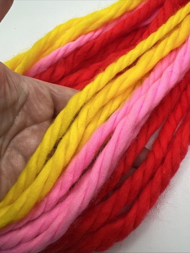 Vintage Yarn Hair Bows 1970s/1980s Pink Yellow Red - Four 36 Each Pcs Each Color - Picture 4 of 4