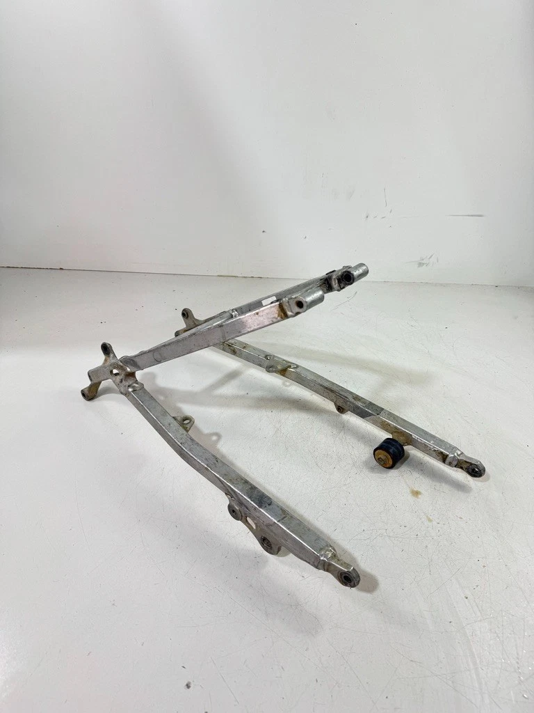 2007 YAMAHA YZ450F OEM REAR SUBFRAME 2S2-21190-00-00 #97
