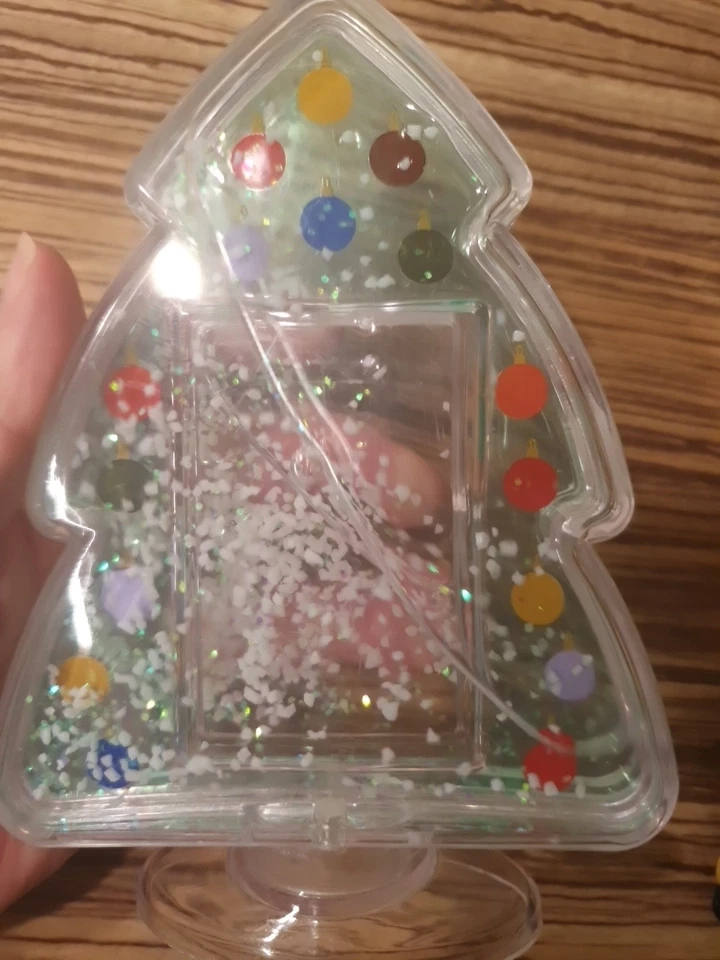 Foto Schneekugel in Form eines Weihnachtsbaums ( mit Macken siehe Beschreibung) - Bild 4 von 4