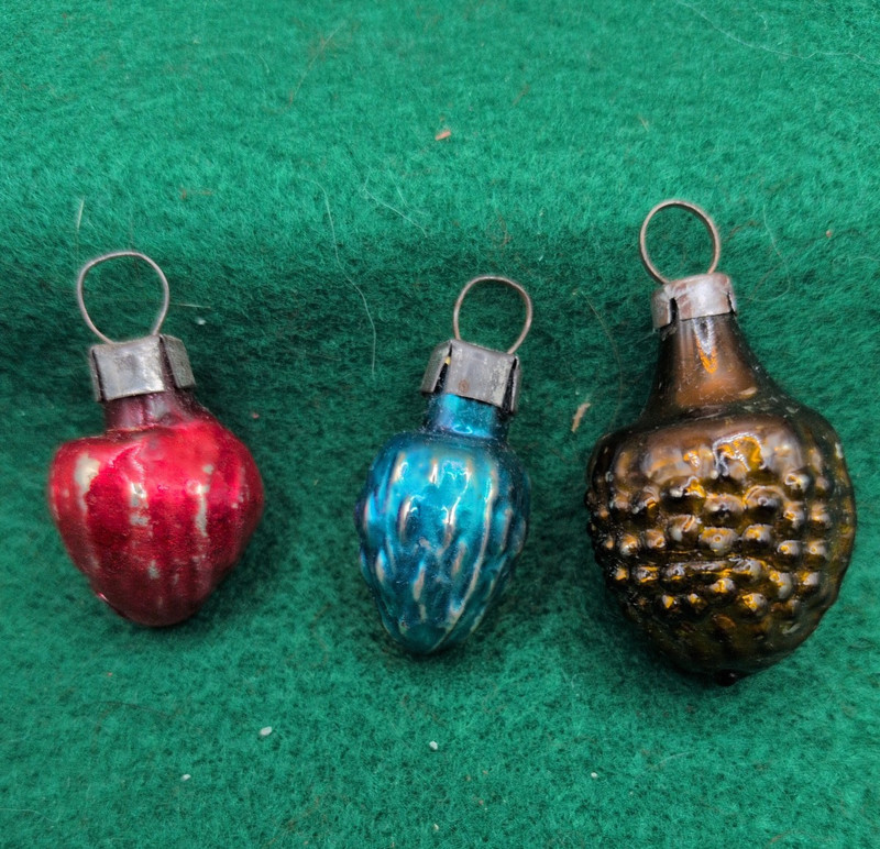 3 Itty-bitty Vintage 1950s Japan 1"/1.5 2 Nuts 1 Berry Christmas Ornaments