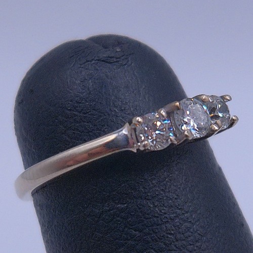 MA1) 14k White Gold Diamond .21TCW Size 3.25 "Past, Present, Future" Ring - 1.6g - Picture 2 of 9