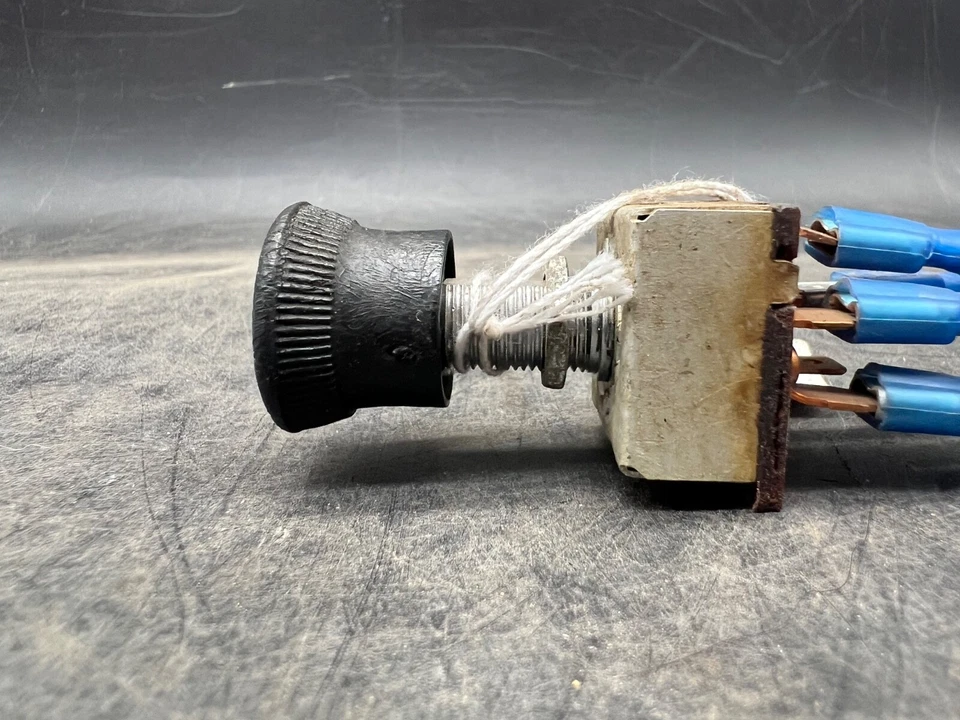 1993-1995 Chevrolet G10 G20 G30 OE Fan Speed AC Switch Knob Pigtail Wire Harness - Image 2 of 4