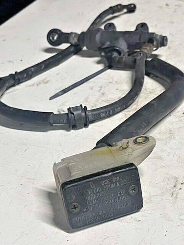 04 05 Honda CBR1000RR CBR RR Rear Brake Master Cylinder W/ BRAKE LINE & RESEVOIR - Picture 3 of 11