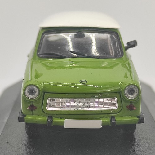 Diecast Atlas 1/64 Scale East German Trabant 601 Luxury Car Alloy - Picture 4 of 14