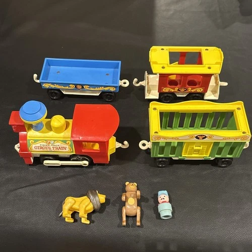 Vintage Fisher Price Little People Family Circus Train 991 w/ Conductor Animals