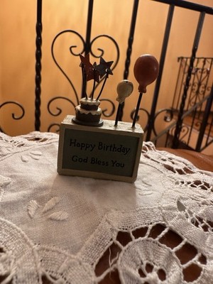 B.B C Suzi 10 figurine form of a festive cake with balloons and an inscription