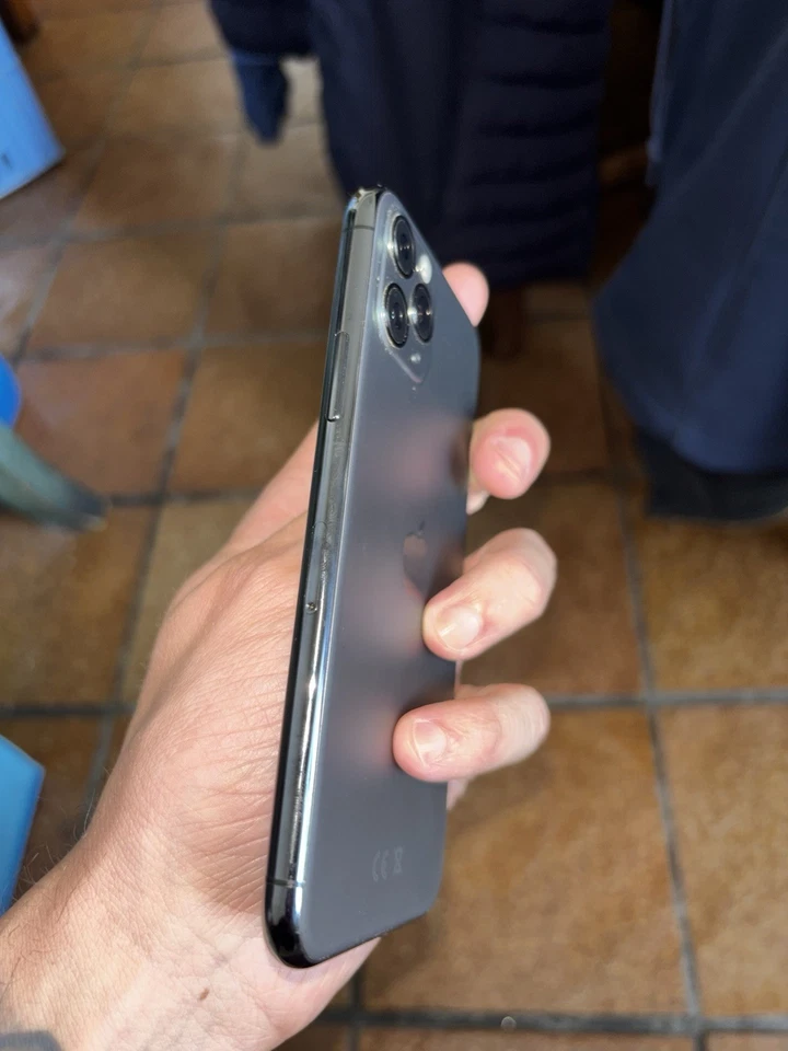 iPhone 11 Pro - 512 GB - SBLOCCATO - GRADO MOLTO BUONO - BATTERIA 82% - Immagine 4 di 4