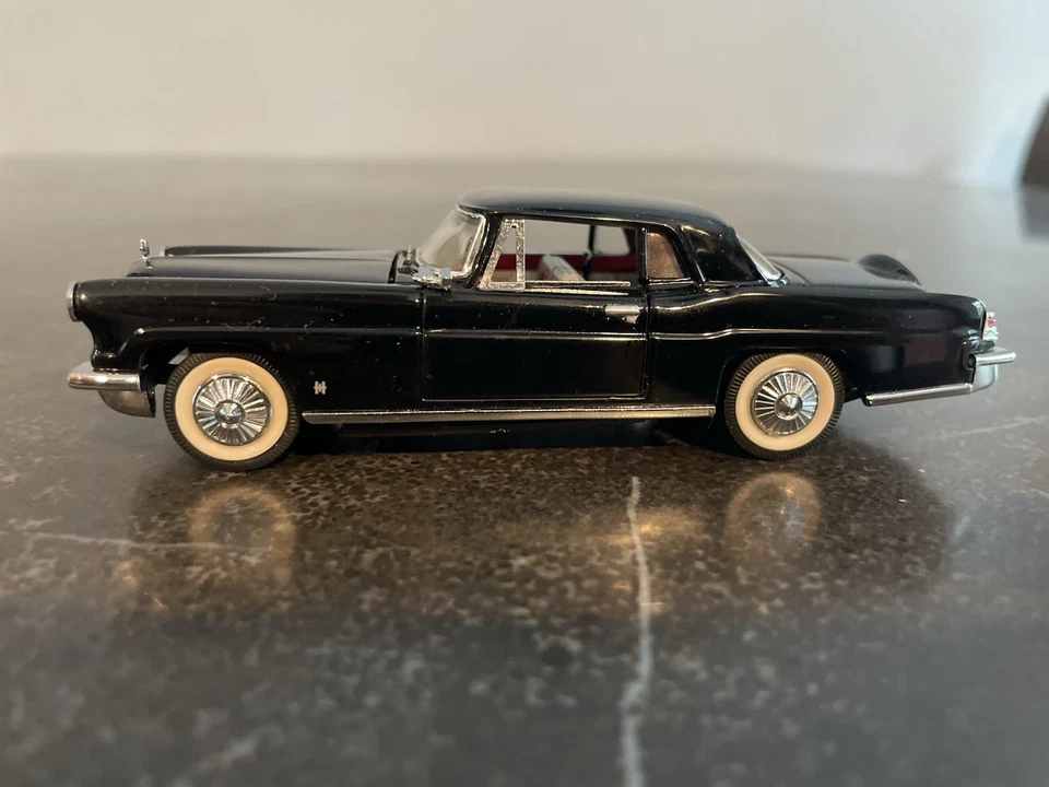 Franklin Mint 1956 Lincoln Continental Mark II cupé escala 1/43 diecast réplica Foto 3 de 4