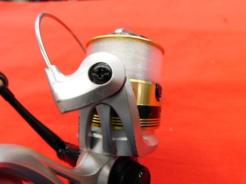 QUANTUM STRATEGY 30 SPINNING FISHING REEL 8 BB 5.2:1 SR30A - Picture 11 of 20