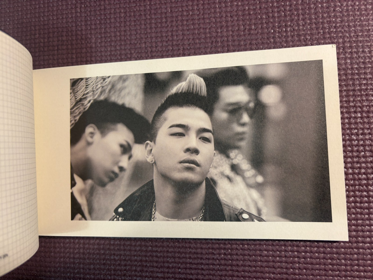 Bigbang 1st Documentary DVD Extraordinary 20's Pamphlet Photo Book