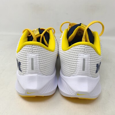 Nike Zoom Pegasus 40 Michigan Wolverines Sneakers, Size 9  display picture 3