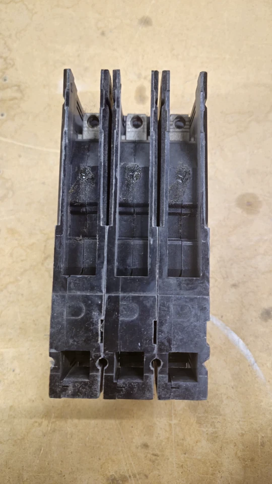 ITE E63B070 Bolt-On Circuit Breaker 70A 600V 3P 3PH E Used 70 AMP 3 Pole #2 - Image 2 of 2