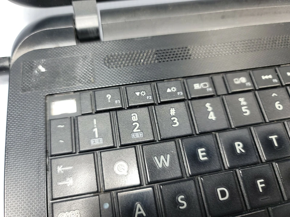 Notebook Intel Core i3-4005U 1.7GHz TOSHIBA Satellite 15.6" C55-B5392 LEIA #M1 - Imagem 4 de 4