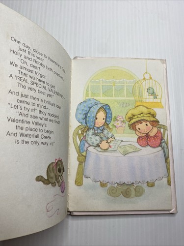 Holly And Robby Visit Valentine Valley American Greetings Holly Hobby HC 1980 - Picture 9 of 14
