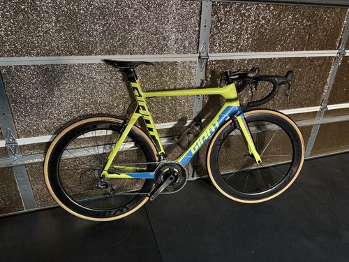 Giant Propel Advanced Pro SL 0 Aero Road Bike