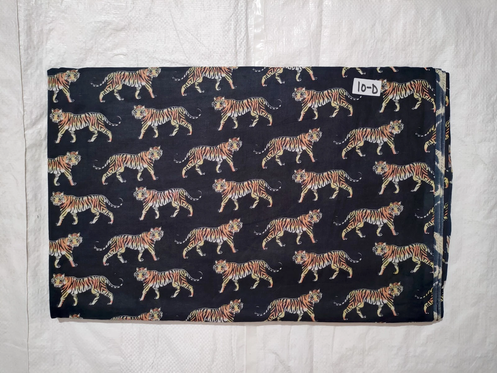 VETEMENTS Sartoria indiana fatta a mano nera stampa tigre cucito running tessuto 2 5 iarde