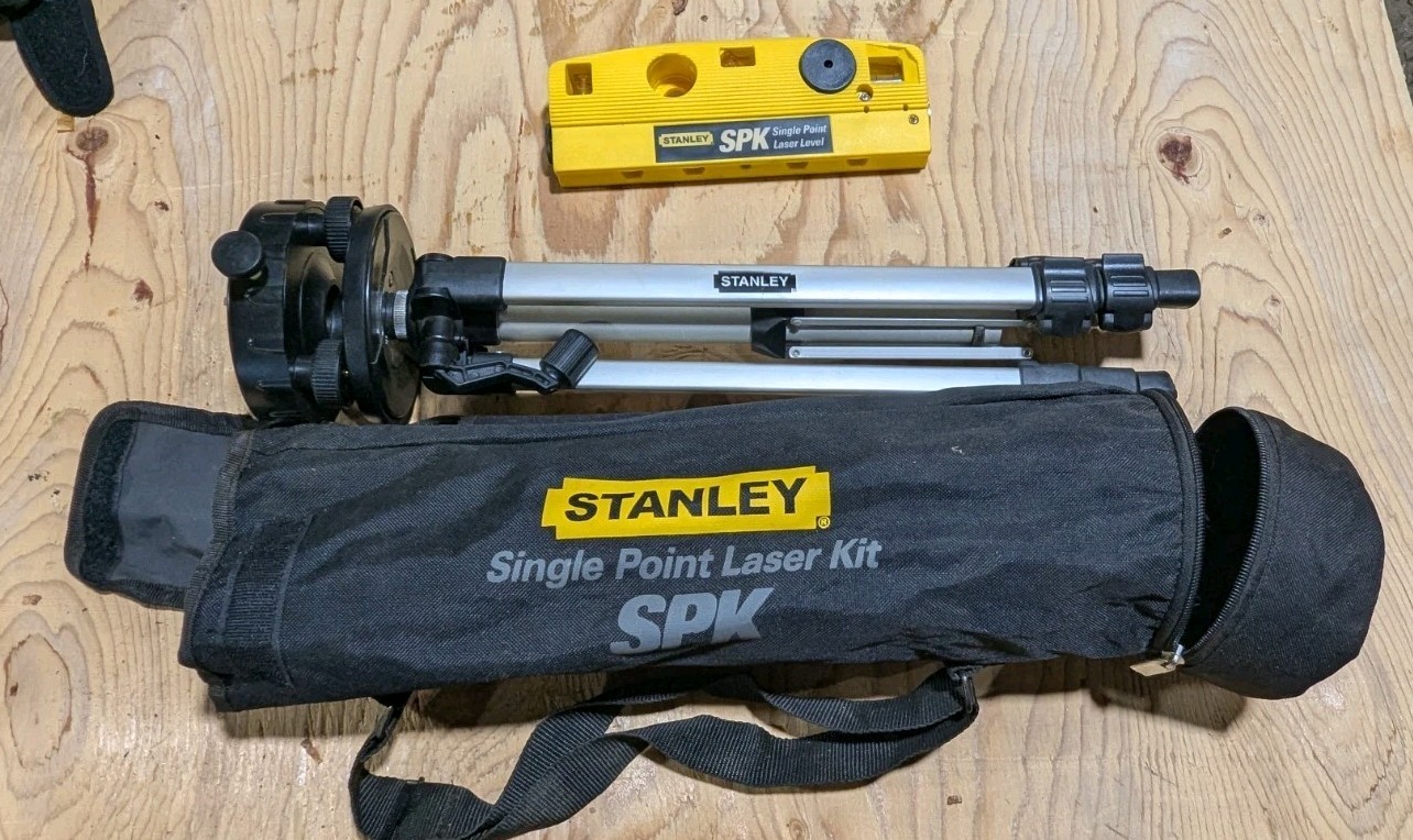 Stanley SPK Laser Level Kit w/ Tripod Case Lightly Used Complete Set