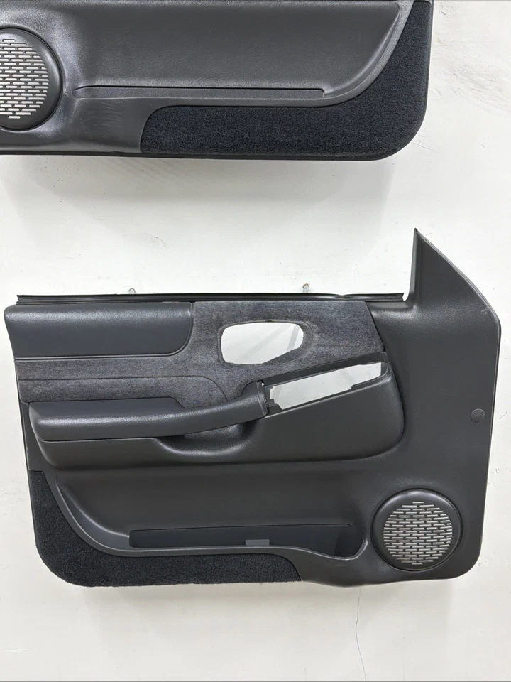 98-04 Chevy Blazer S-10 GMC Sonoma Jimmy Manual Door Panel Set OEM Graphite NICE - Image 2 of 4