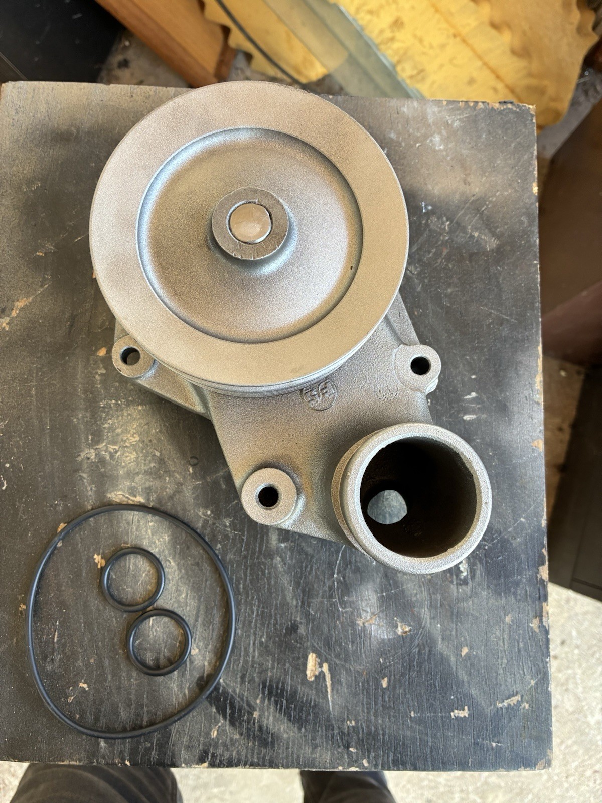 ORIGINAL LAMBORGHINI DIABLO 1991-92 WATER PUMP REBUILT EXCHANGE.