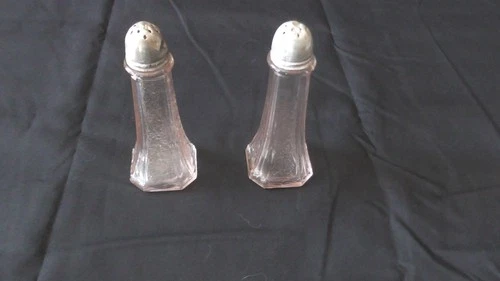 Anchor Hocking Mayfair Open Rose Pink Depression Glass Salt & Pepper Shaker Set