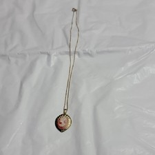 Vintage Gold Tone Heart Shell Cameo Pendant Necklace Peach Oval