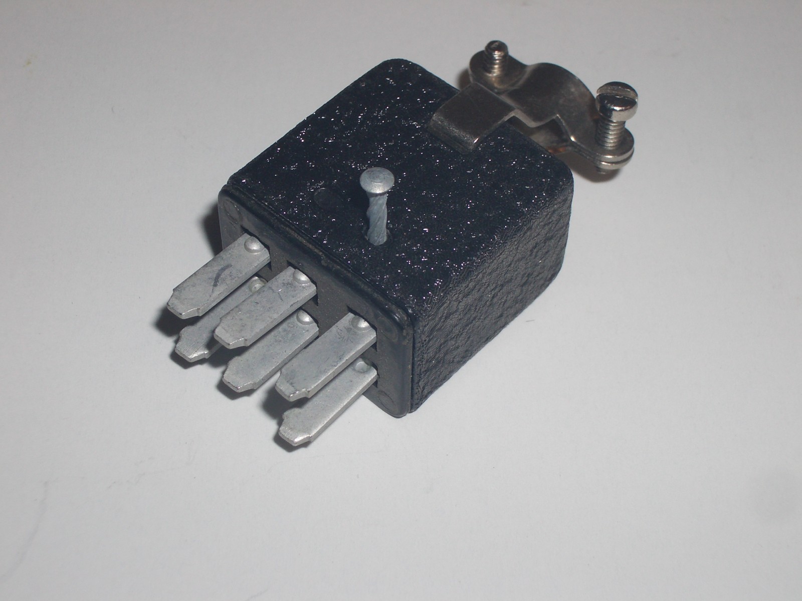 VINTAGE CINCH JONES BEAU MOLEX P-306-CCT-W  POWER PLUG 6 PIN METAL HOOD