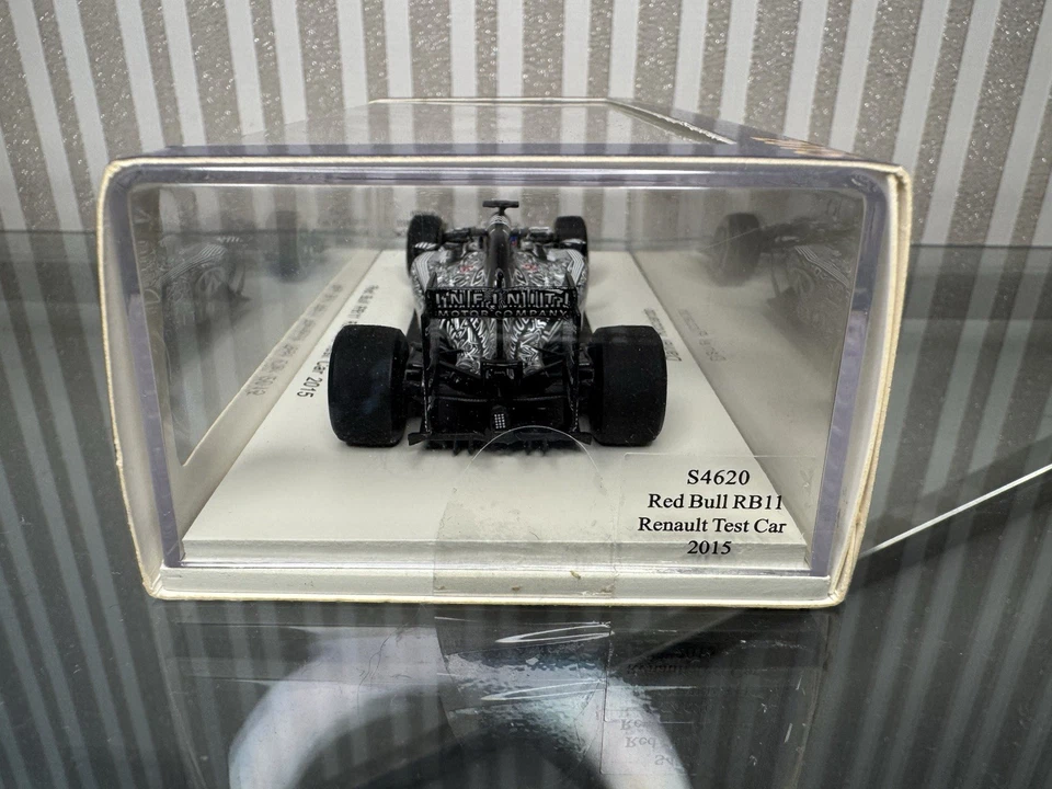 Spark 1:43 S4620 Red Bull Racing Renault rb11 Test Car 2015 Daniel Ricciardo - Immagine 3 di 4